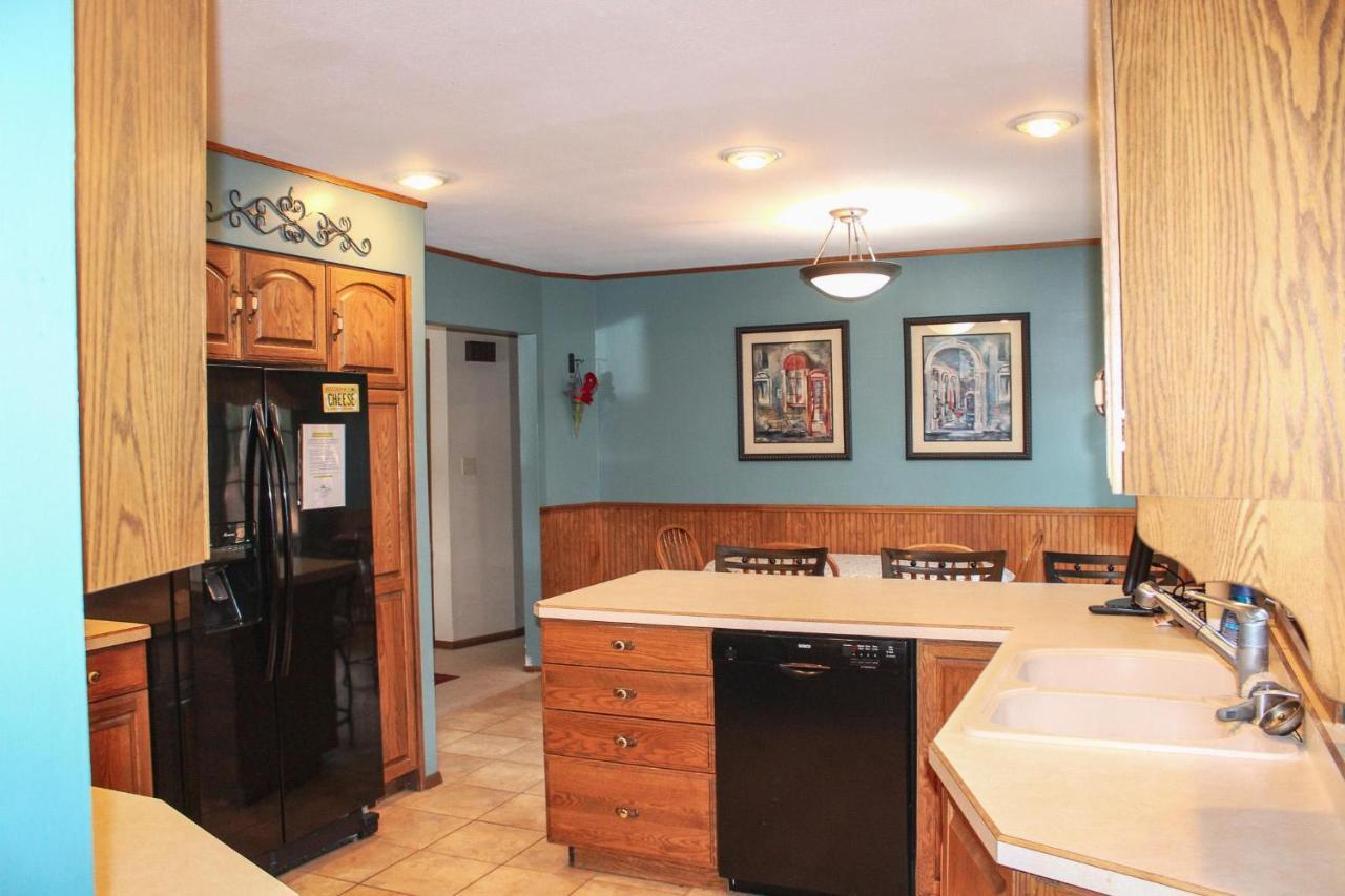 Crazy Loon Lodge Saint Germain Exterior photo